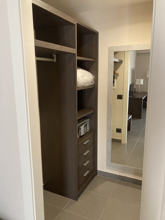 Zimmer Inn Naples Airport