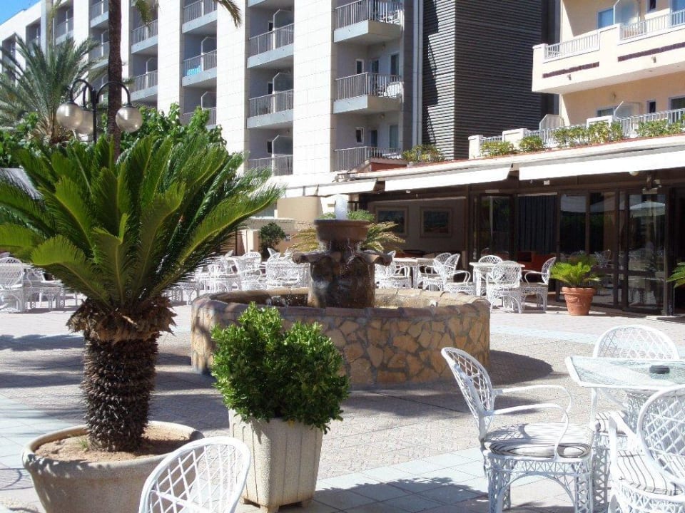 Schöne Bestuhlung Hotel Metropolitan Playa