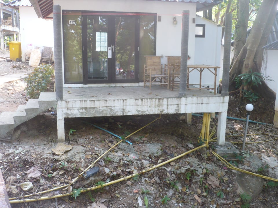 Kein Geländer!Absturzgefahr!! Hotel Siam Beach Resort