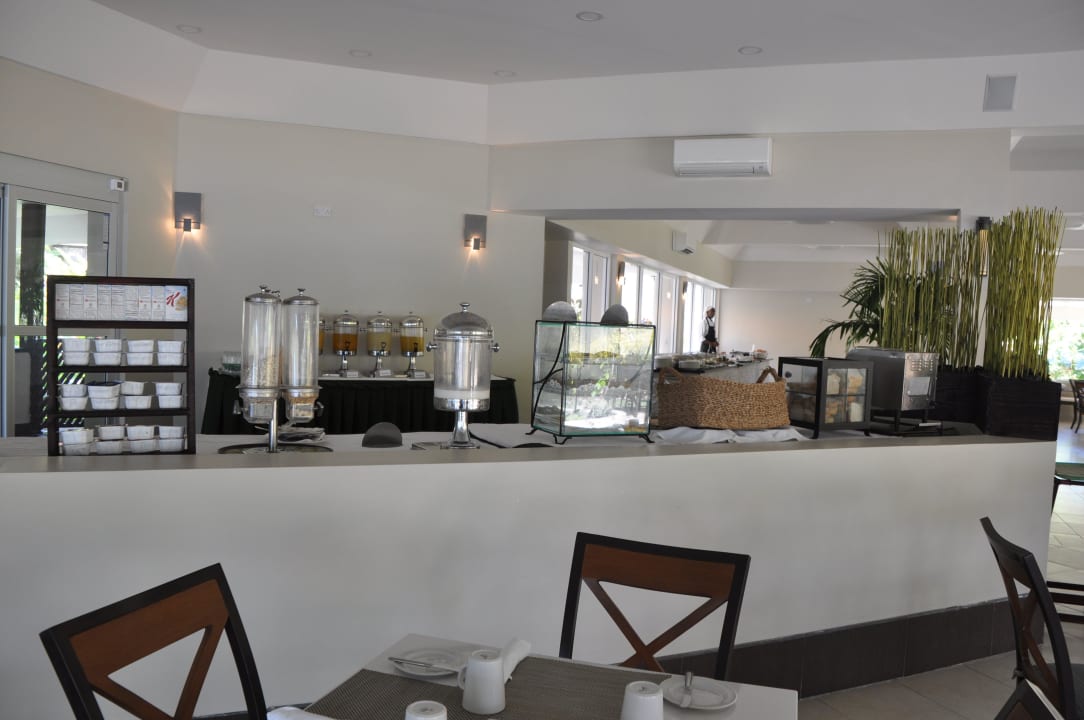 Breakfast-Restaurant Radisson Grenada Beach Resort