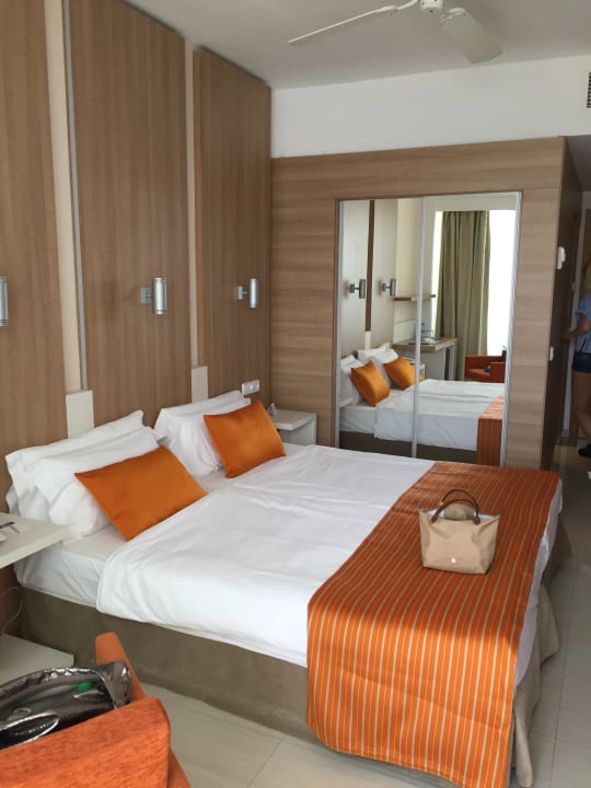 Unser Zimmer allsun Hotel Borneo - Adults only