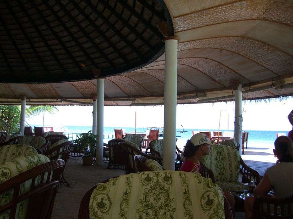 Bar Angaga Island Resort
