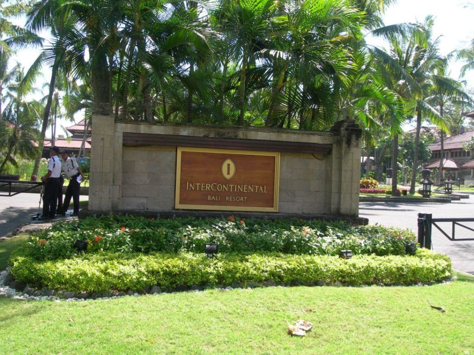 Main Entrance InterContinental Bali Resort