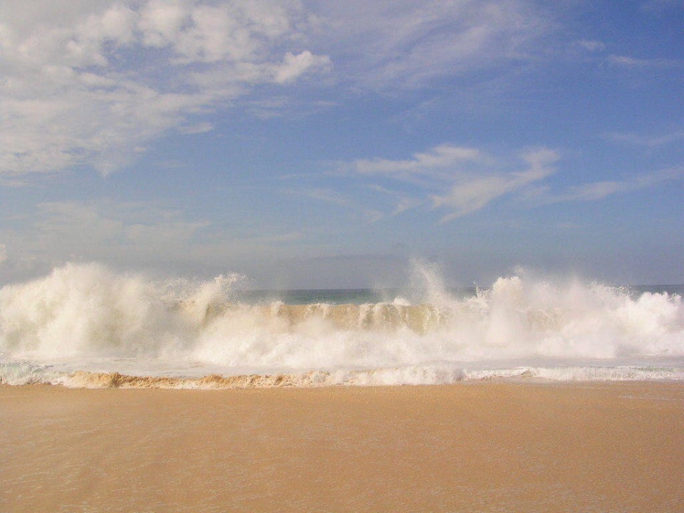 Riesige Welle Hotel Riu Touareg