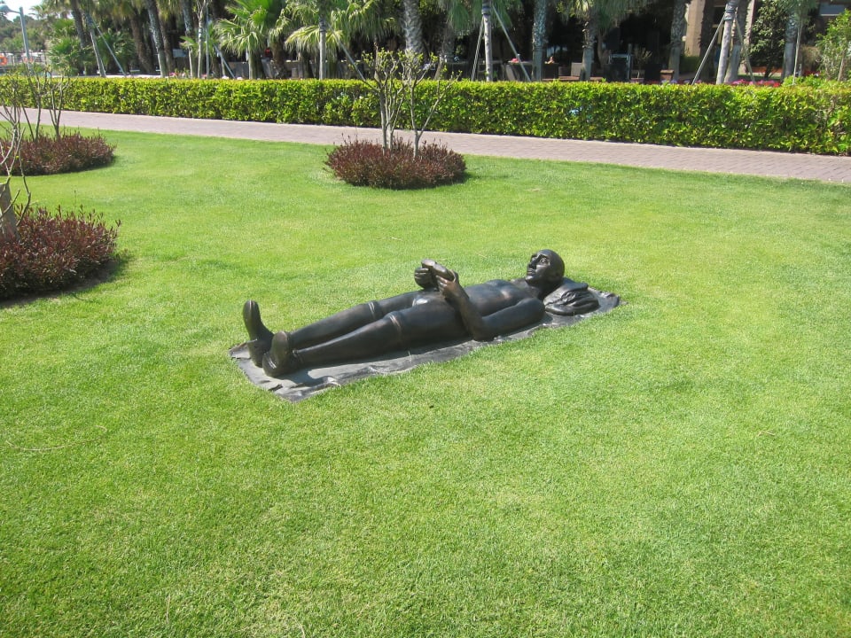 Statuen in der Hotelanlage Gloria Serenity Resort