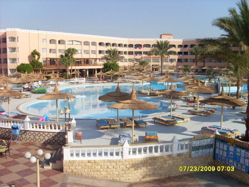 Ausblick von der oberen Terrasse Beach Albatros Resort