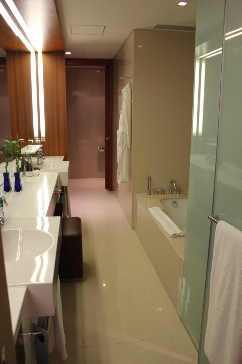 Bad mit Whirlpool ( Suite!)  Novotel Citygate Hong Kong