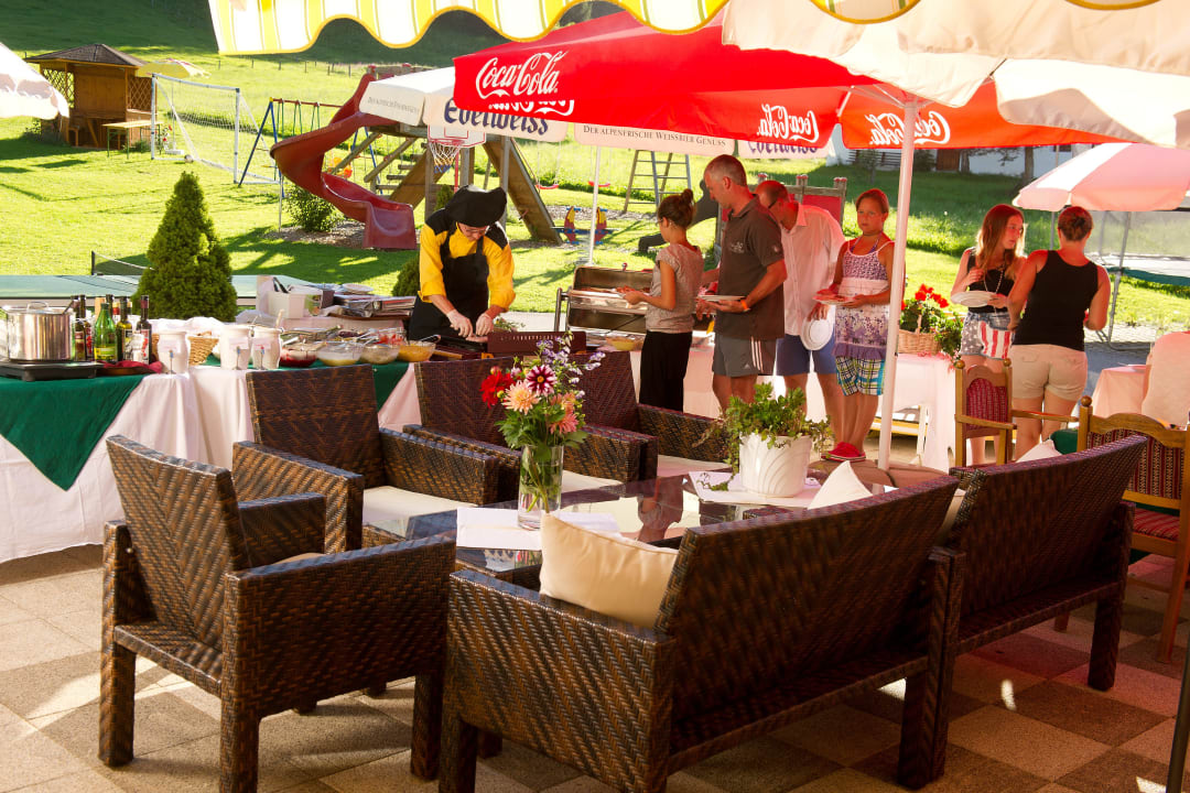 Grillabend  Hotel Taxerhof