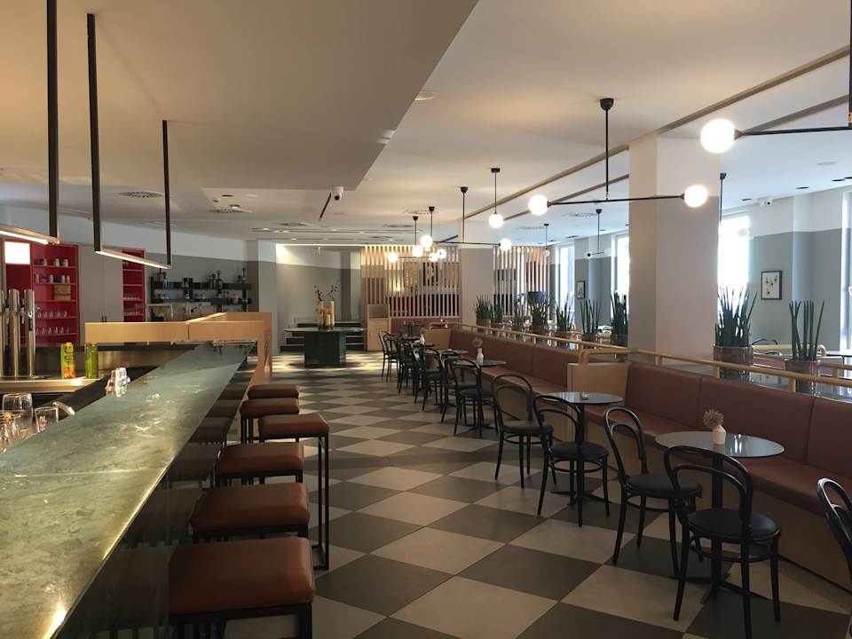 Lobby Premier Inn Wien City Hauptbahnhof