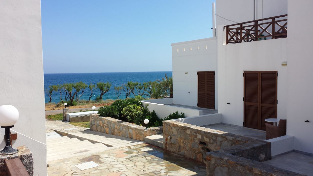 Blick vom zweiten Pool zum Meer Maritimo Beach Hotel