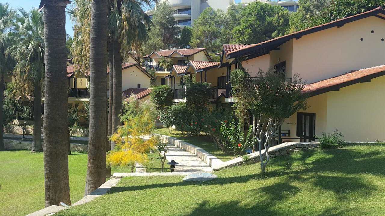 Tolle Außenanlage Melas Holiday Village