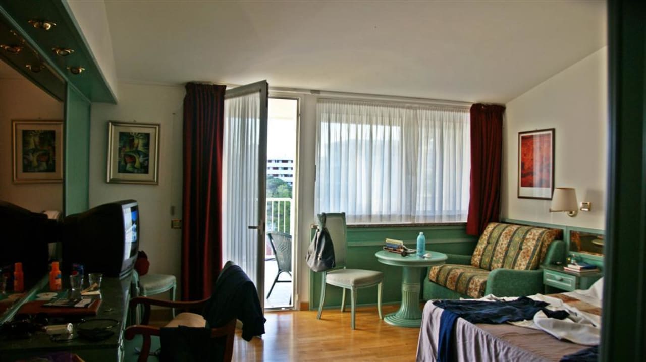 Großes, helles Zimmer Playa Grand Hotel