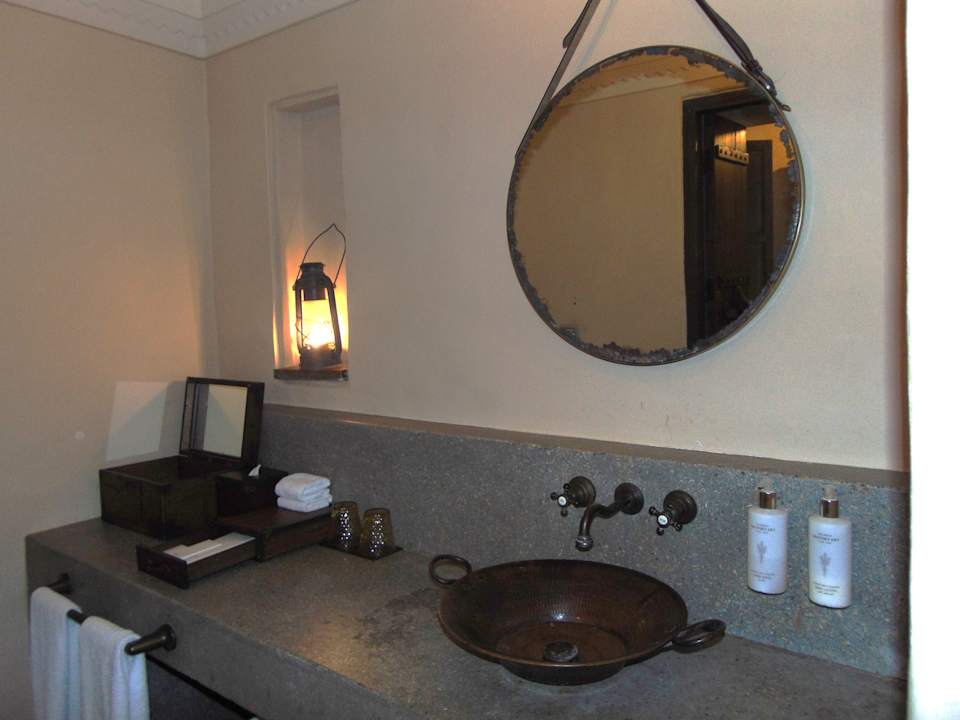 Zimmer Al Seef Heritage Hotel Dubai, Curio Collection by Hilton