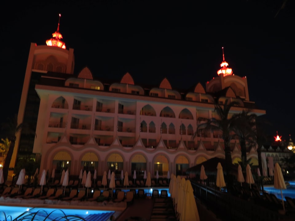 Blick auf den seperaten Hotelkomplex Well Palace Side