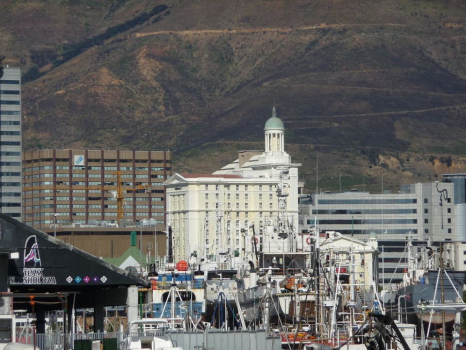 Blick auf das Cullinan von der Waterfront aus Hotel Southern Sun The Cullinan