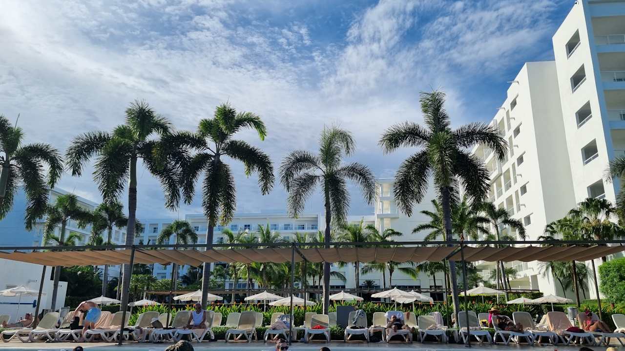 Pool Hotel Riu Playa Blanca