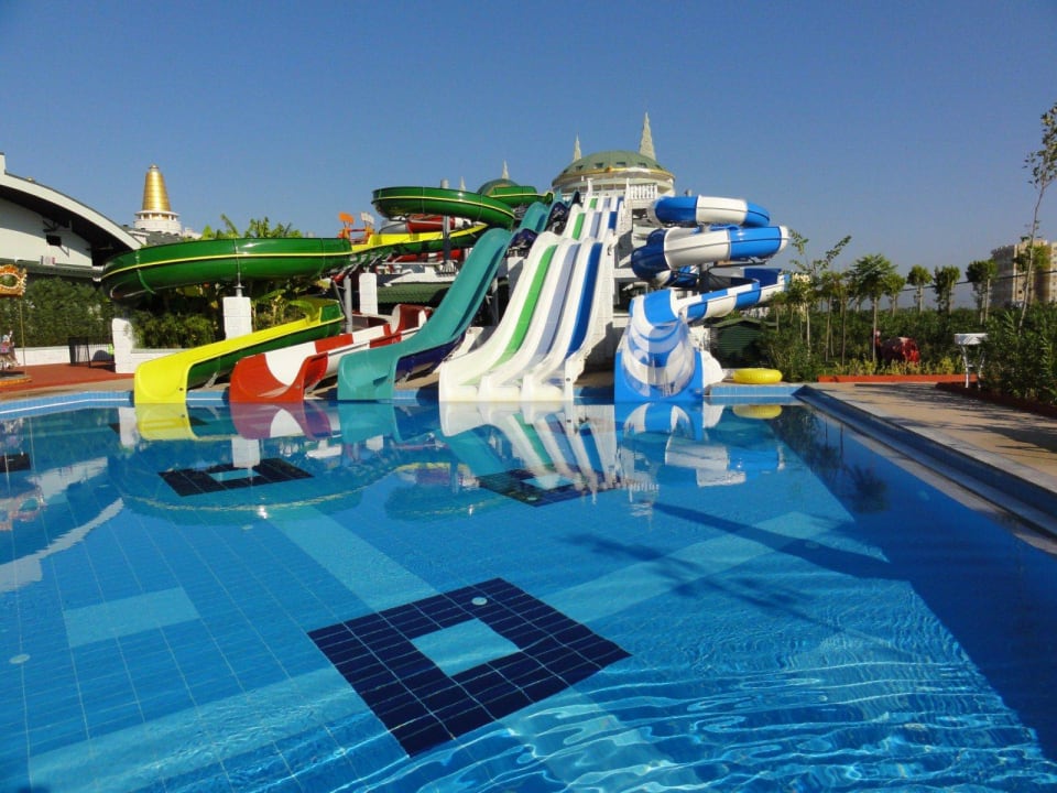Kinderpool mit Rutschen Hotel Delphin Imperial