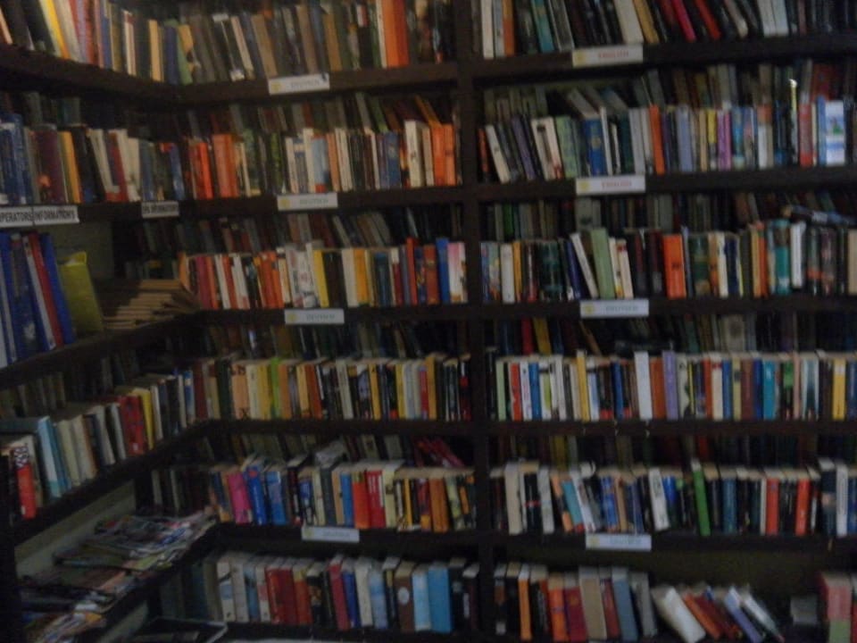 Hoteleigene Bibliothek Summer Island Maldives