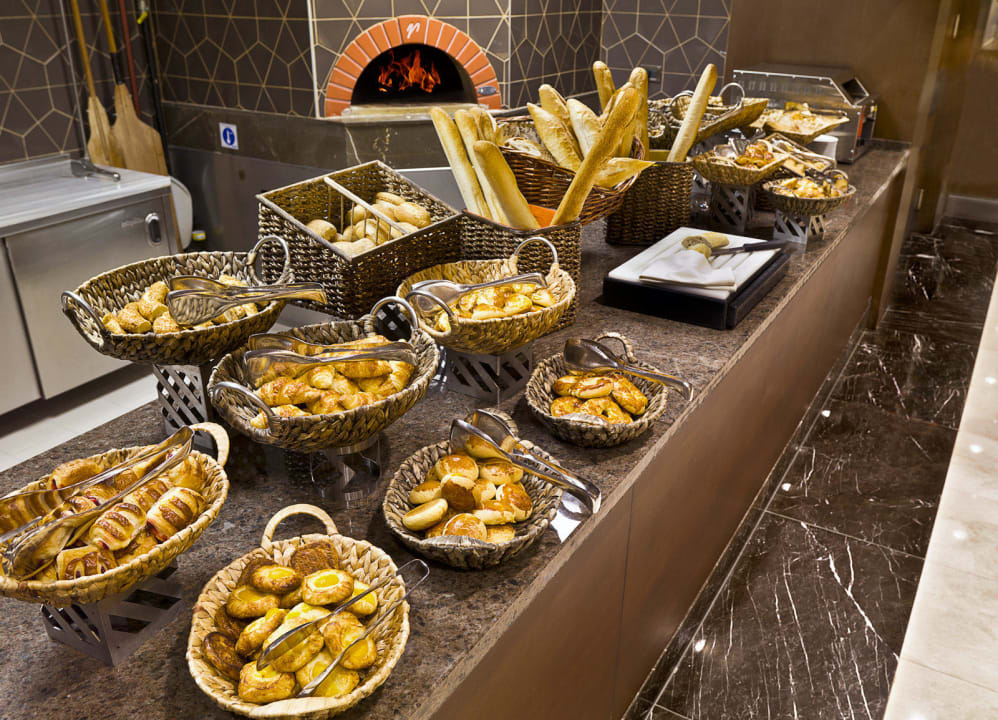 Breakfast Buffet Ramada Plaza Hotel Istanbul Tekstilkent