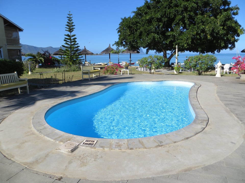 Verwaister Pool Hotel La Mariposa