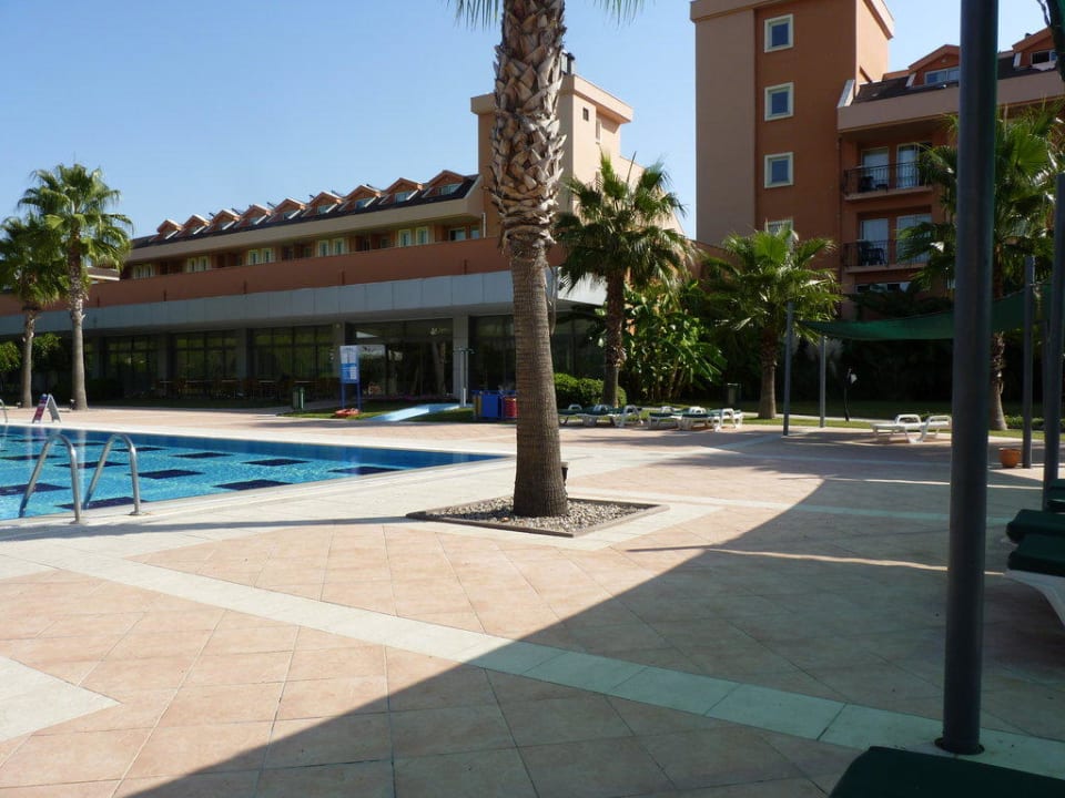 Blick zum Parkhotel Limak Limra Hotel & Resort