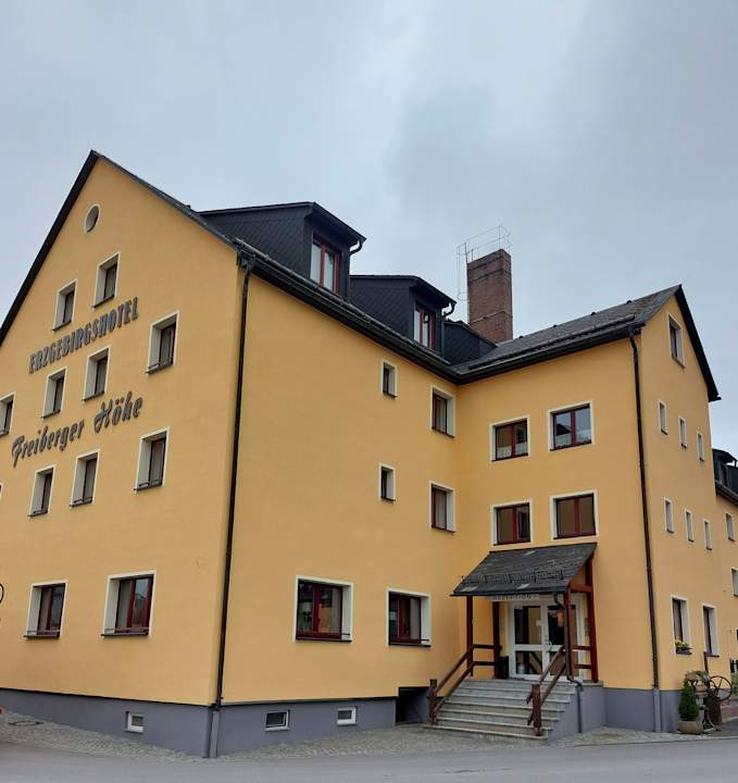 Außenansicht Erzgebirgshotel Freiberger Höhe