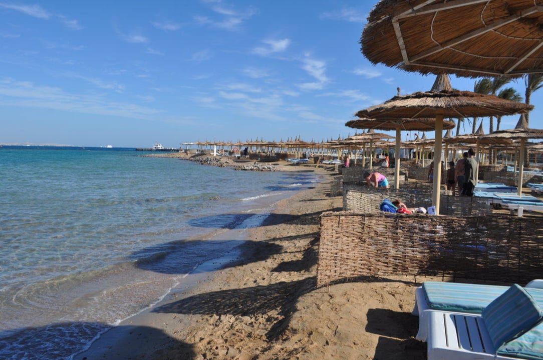 Hotelstrand (mit Shuttlebus zu erreichen) Pickalbatros Alf Leila Wa Leila Resort - Neverland Hurghada