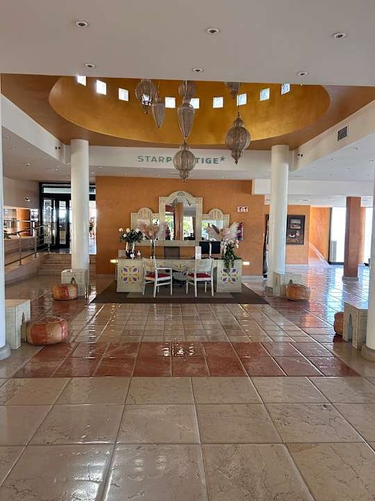 Lobby Iberostar Waves Playa Gaviotas