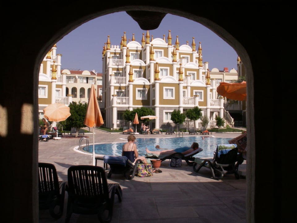 Blick auf den Relax-Pool Kamelya Fulya Hotel