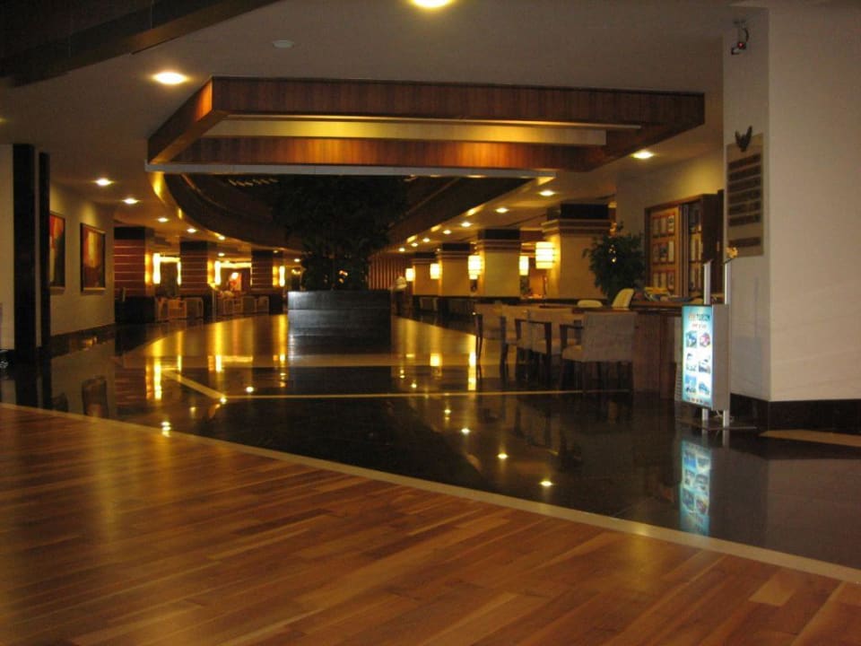 Lobby abens Royal Wings Hotel