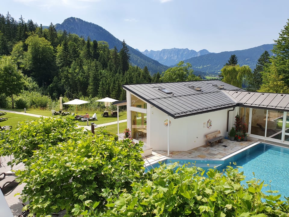 Pool Alm- & Wellnesshotel Alpenhof