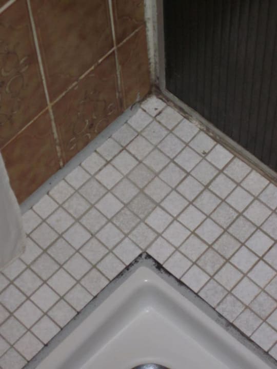 Dusche J5 Hotels Helvetie Montreux