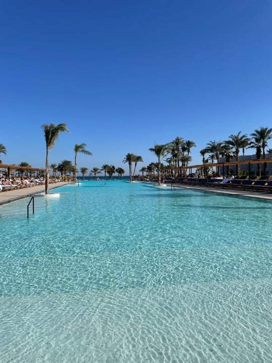 Pool Serry Beach Resort