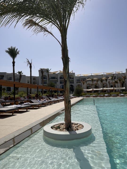 Pool Serry Beach Resort