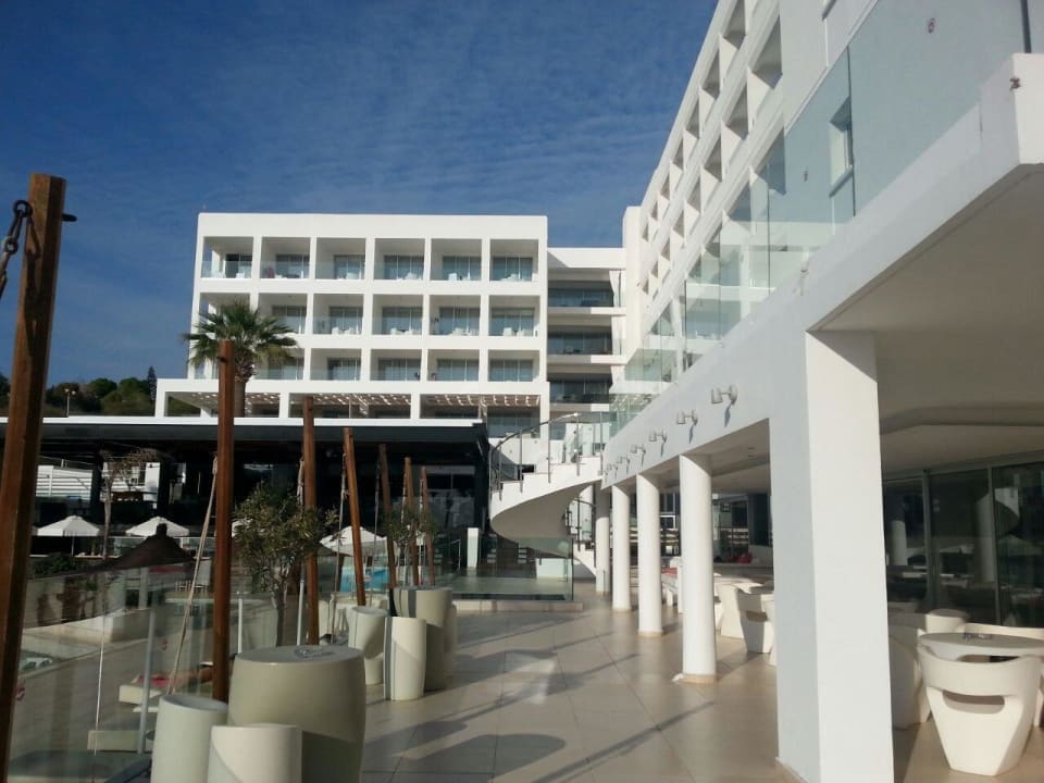 Poolbereich Napa Mermaid Hotel & Suites