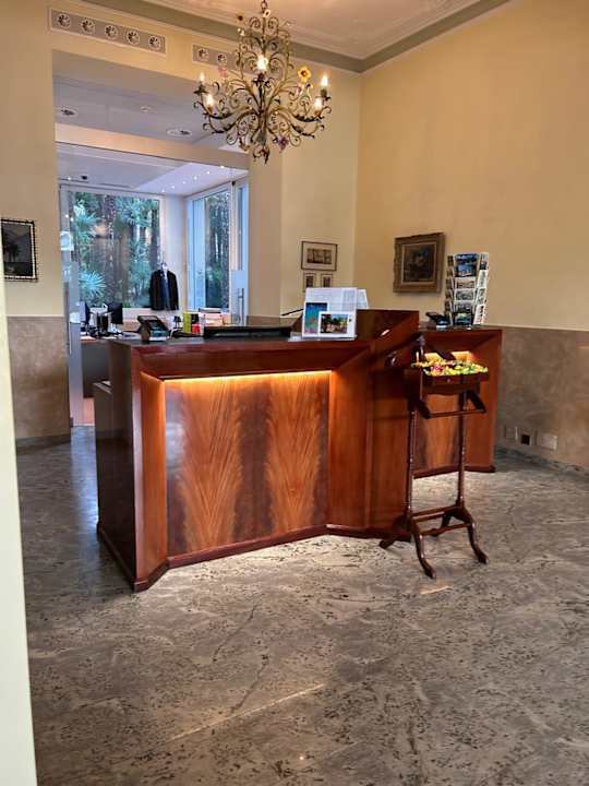 Lobby Continental Parkhotel