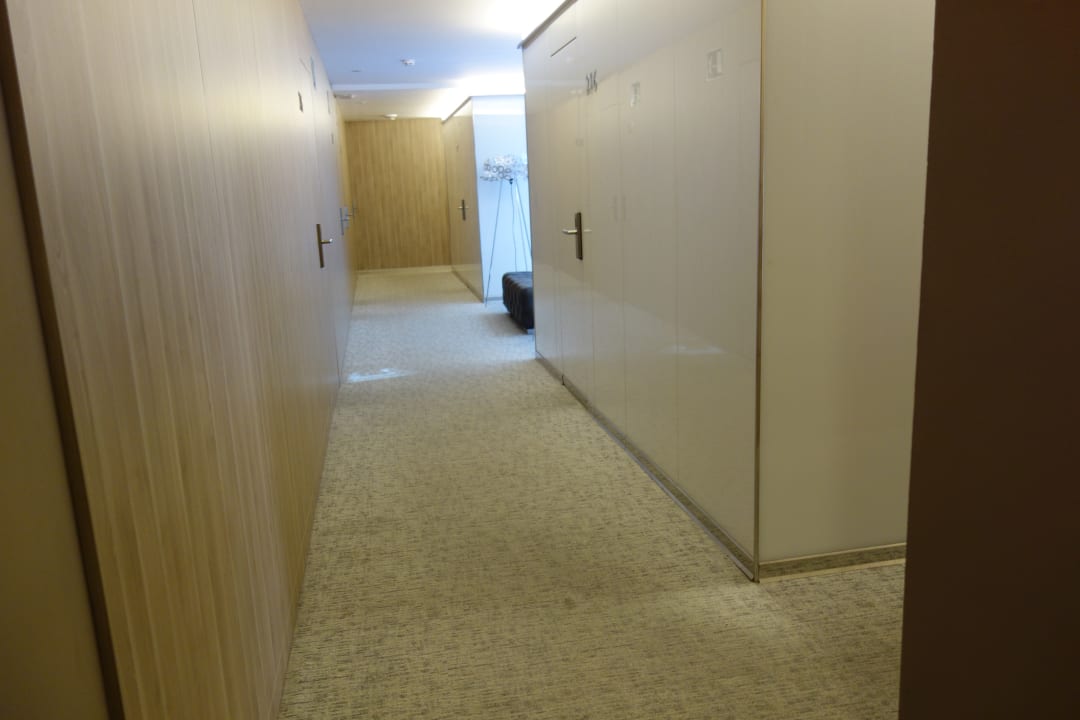 Blick auf den Hotelflur Kyrat Amarac