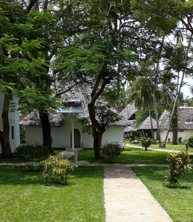 Gartenanlage Neptune Village Beach Resort & Spa