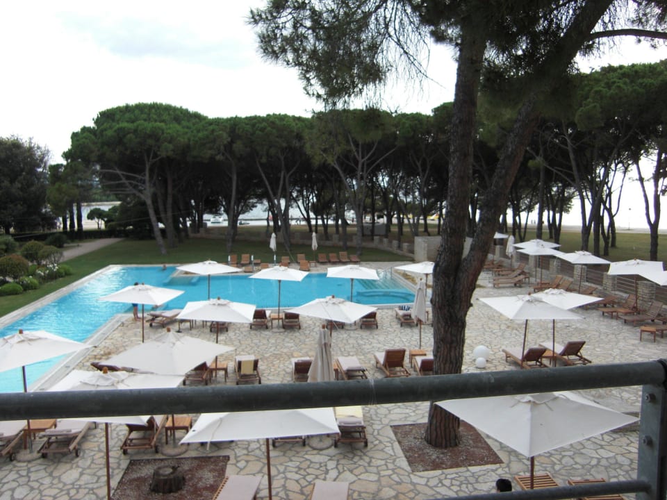 Pool vom ersten Stock Falkensteiner Hotel Adriana