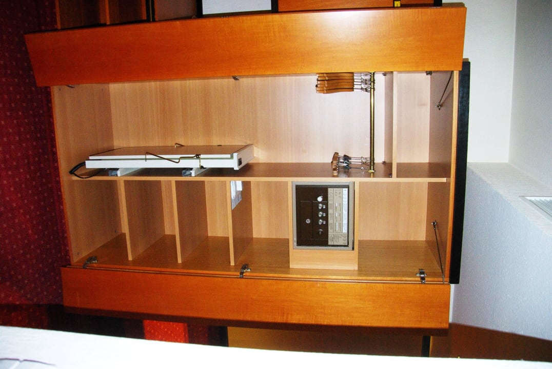 Schrank gesamt Best Western Plus Palatin Kongresshotel