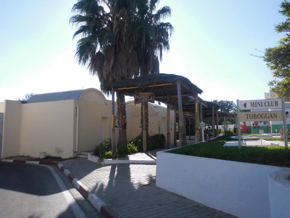 Weg zum Kinderclub Omar Khayam Resort & Aquapark