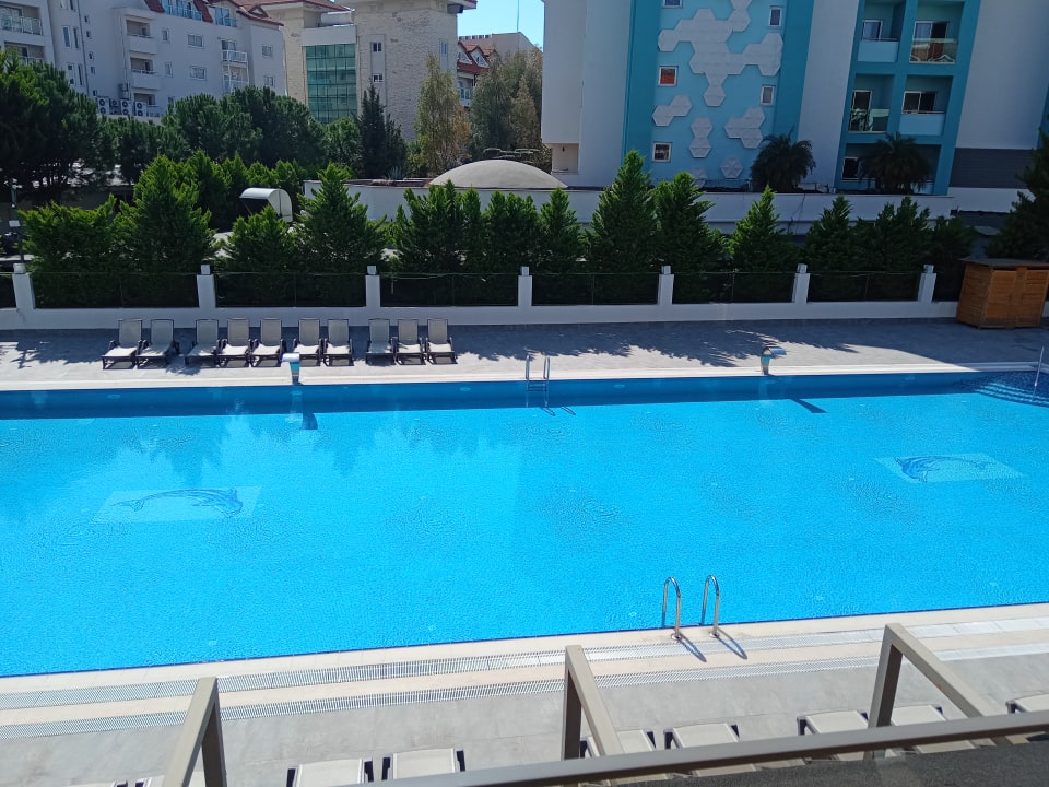 Pool Side Story Resort & Spa