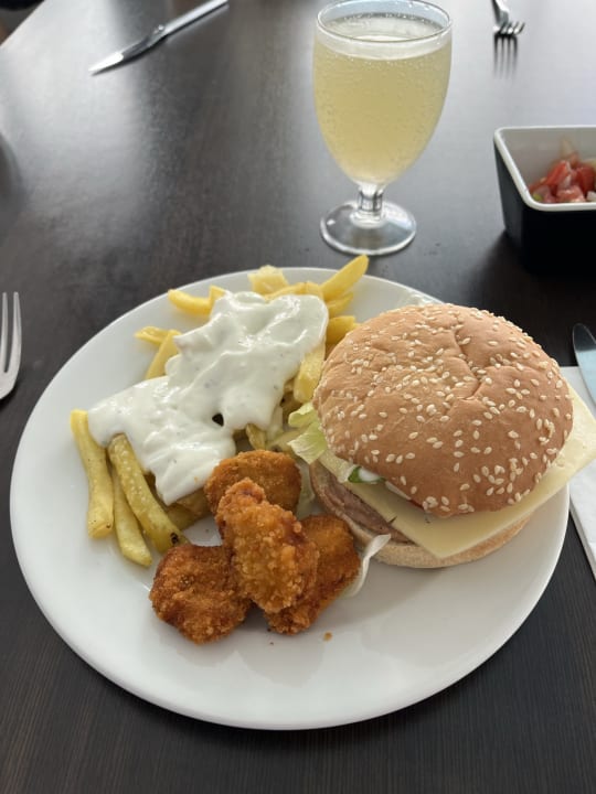 Gastro Gavimar Ariel Chico Club & Resort