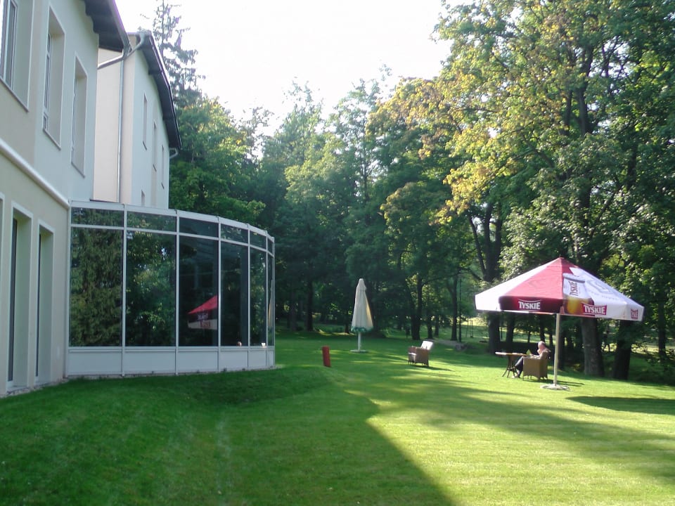 Wintergarten mit Liegewiese (neu) Kurhotel Berliner