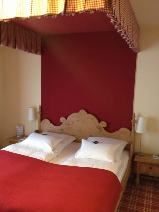 Schlafzimmer - Himmelbett Wellings Romantik Hotel zur Linde