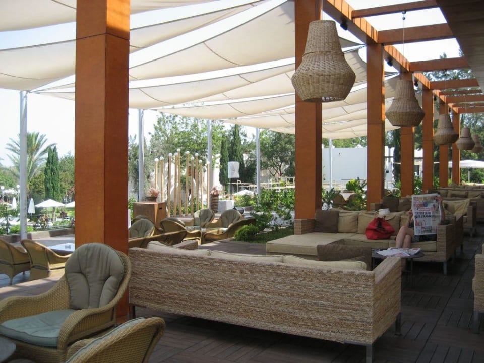Terrasse des Hotels Isil Doubletree by Hilton Bodrum Isil Club All-Inclusive Resort