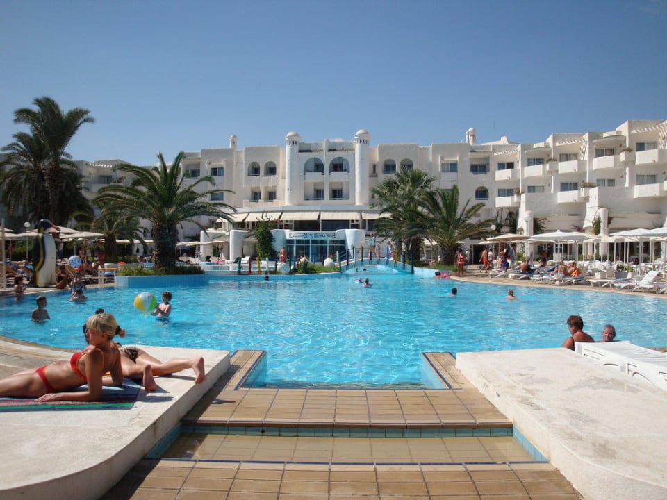 Hauptpool Hotel El Mouradi Skanes Beach