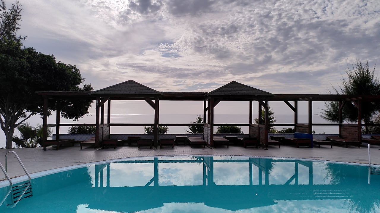 Pool Marina Playa Suite Hotel