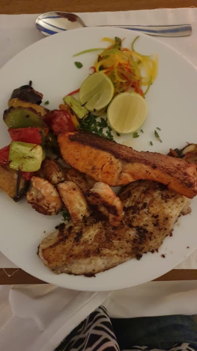 Gastro Serry Beach Resort