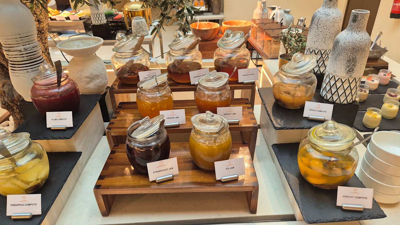 Gastro Al Wathba, a Luxury Collection Desert Resort & Spa, Abu Dhabi